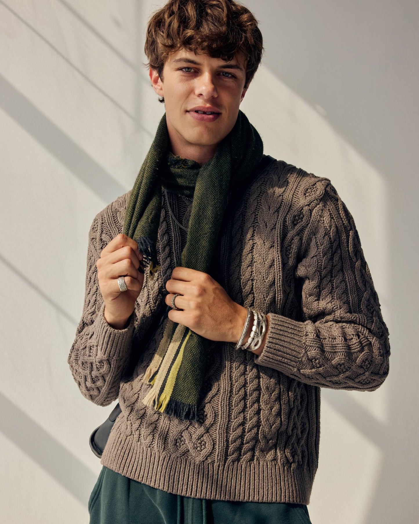 0100-ABE120522101800L-2