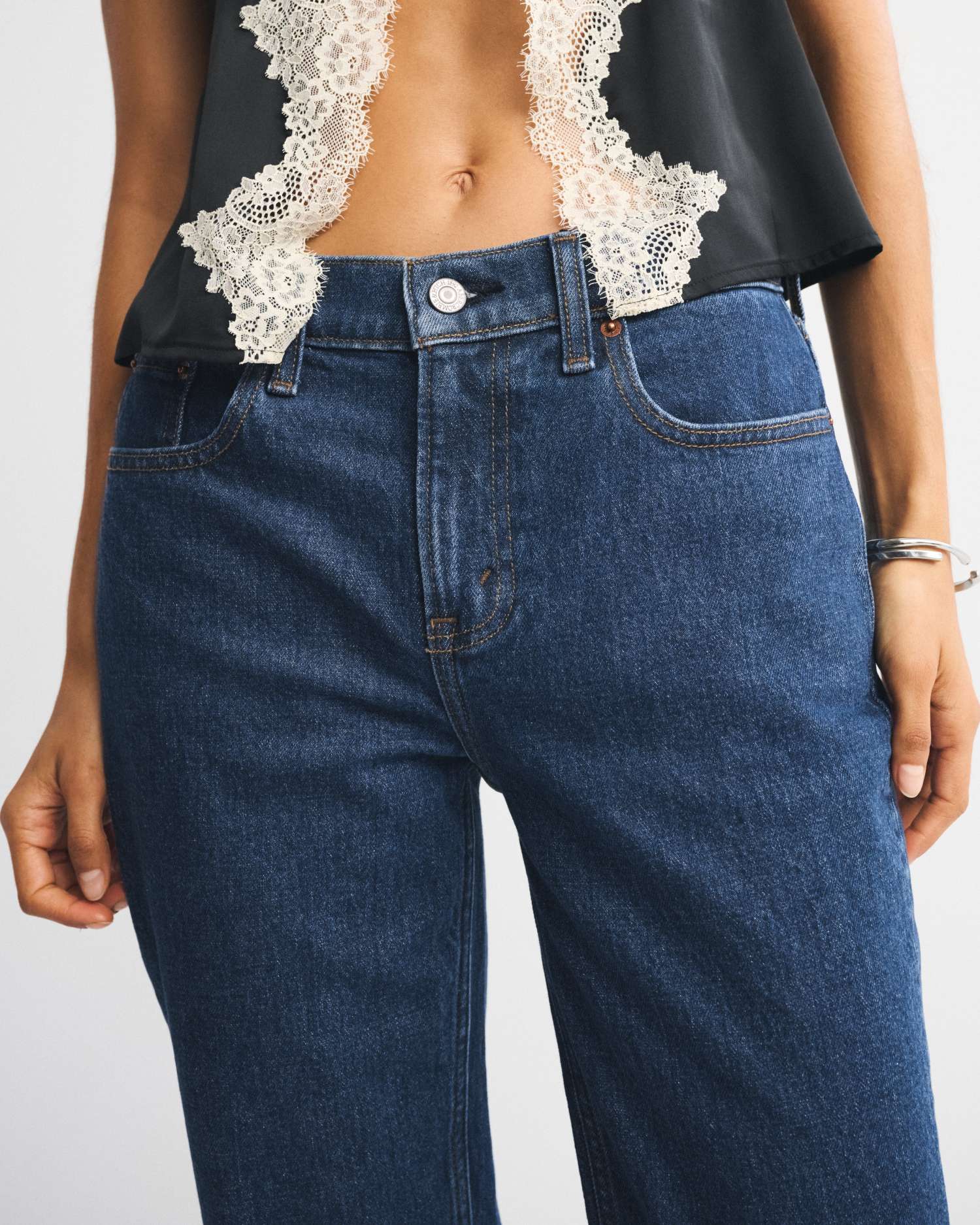 0100-ABE1556085E20028-6