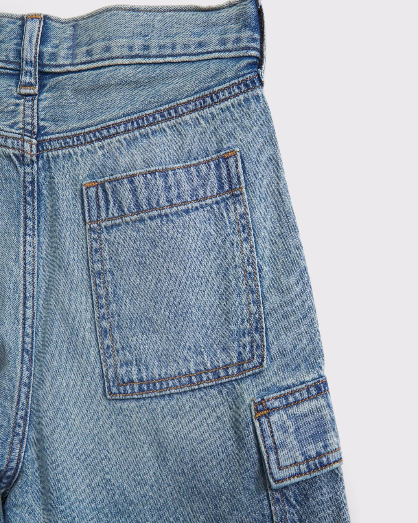 0100-ABK2285132LLU156